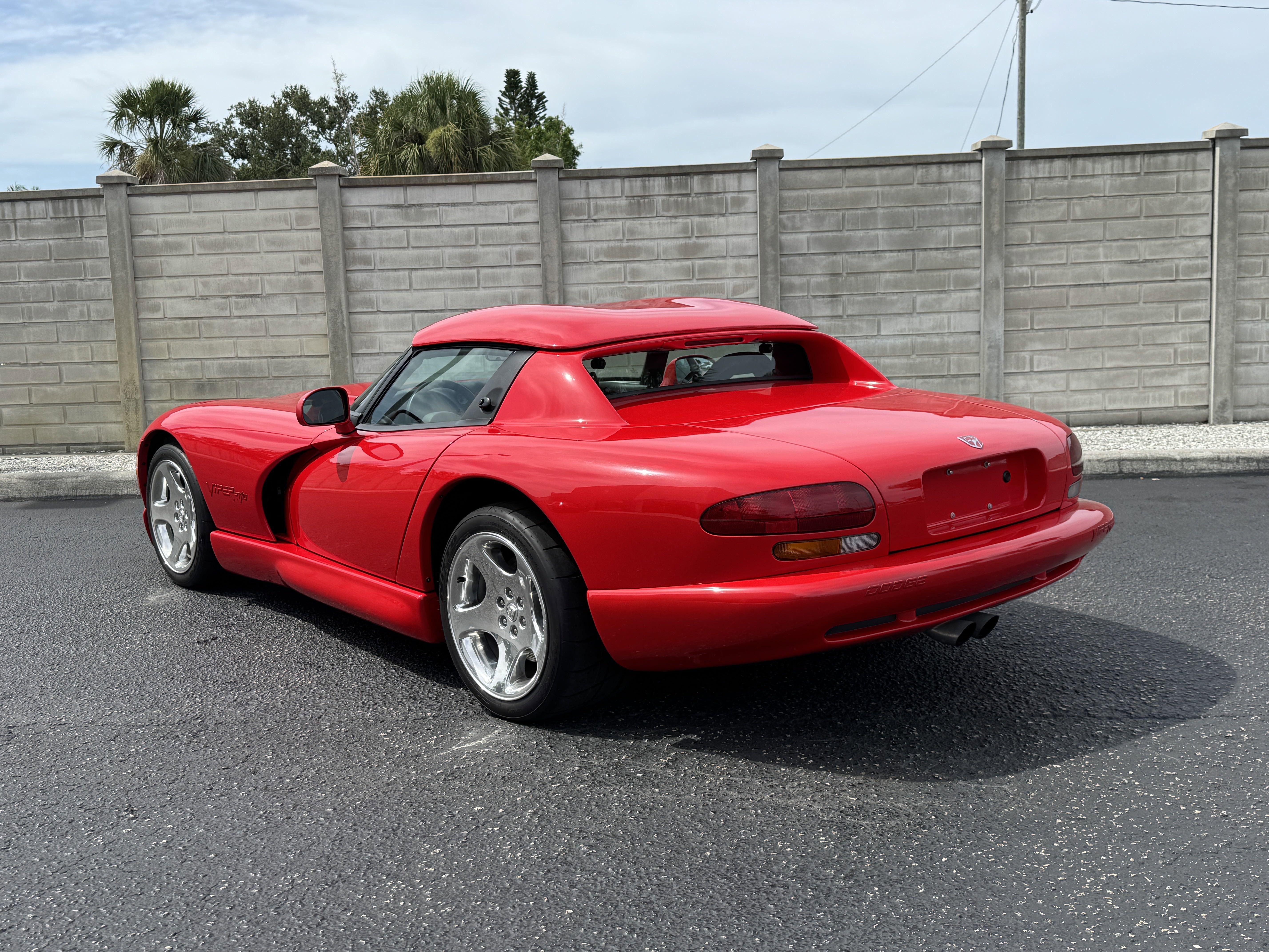 Used 2000 Dodge Viper RT/10 RWD image 3