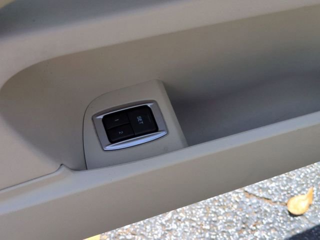 Used 2013 Jaguar XF 3.0 image 11