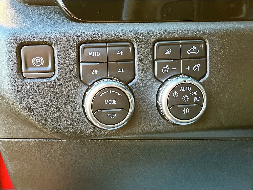 Used 2025 GMC Sierra 2500 SLT w/ SLT Premium Package image 10