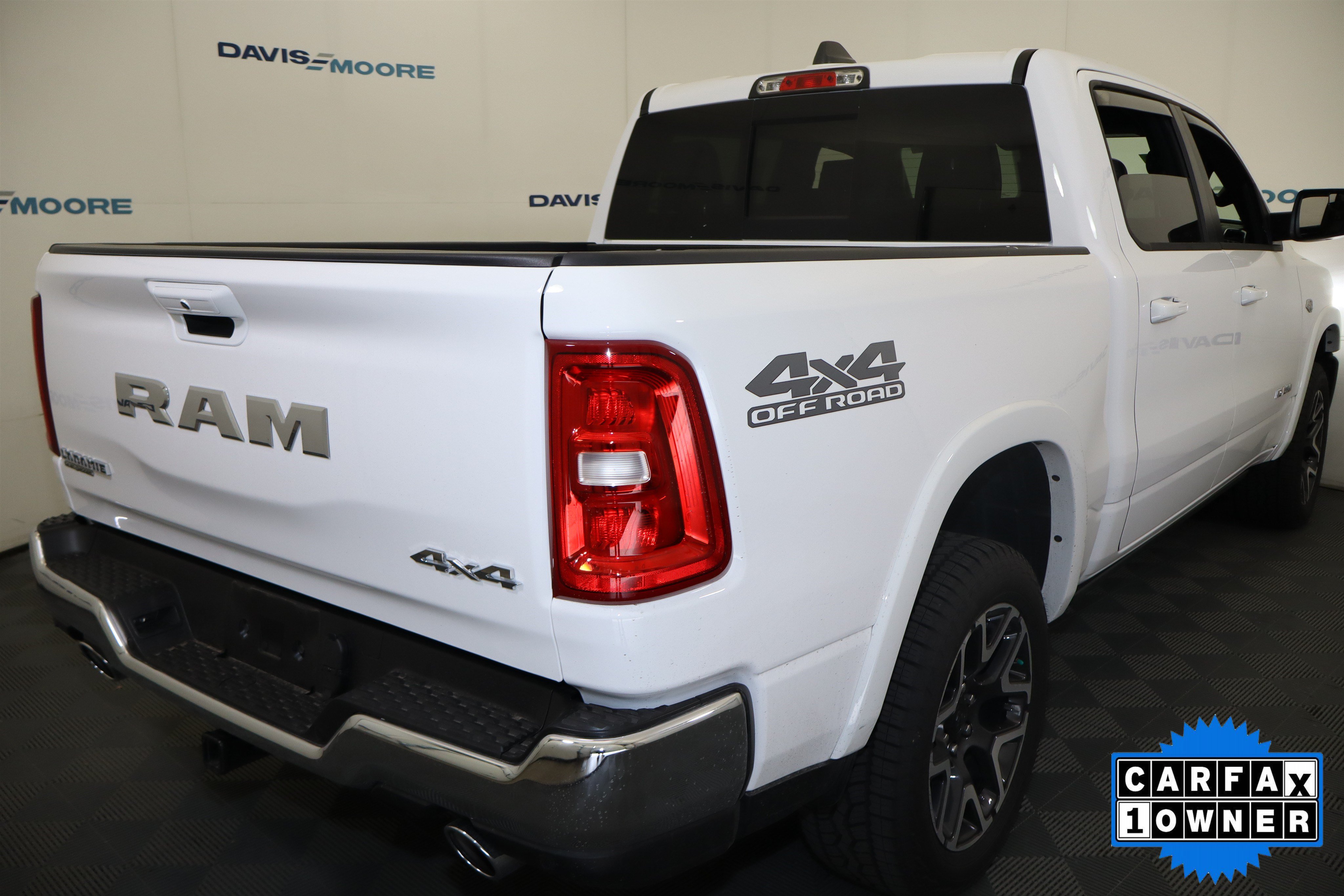 Used 2026 RAM 1500 Laramie AWD/4WD image 6