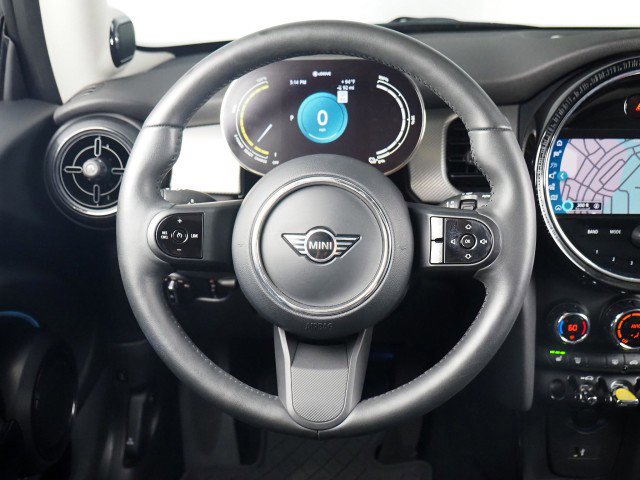 Used 2024 MINI Cooper SE image 17