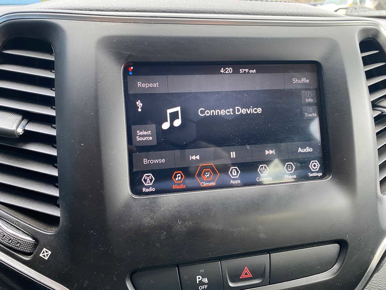 Used 2020 Jeep Cherokee Latitude Plus w/ Cold Weather Group image 26