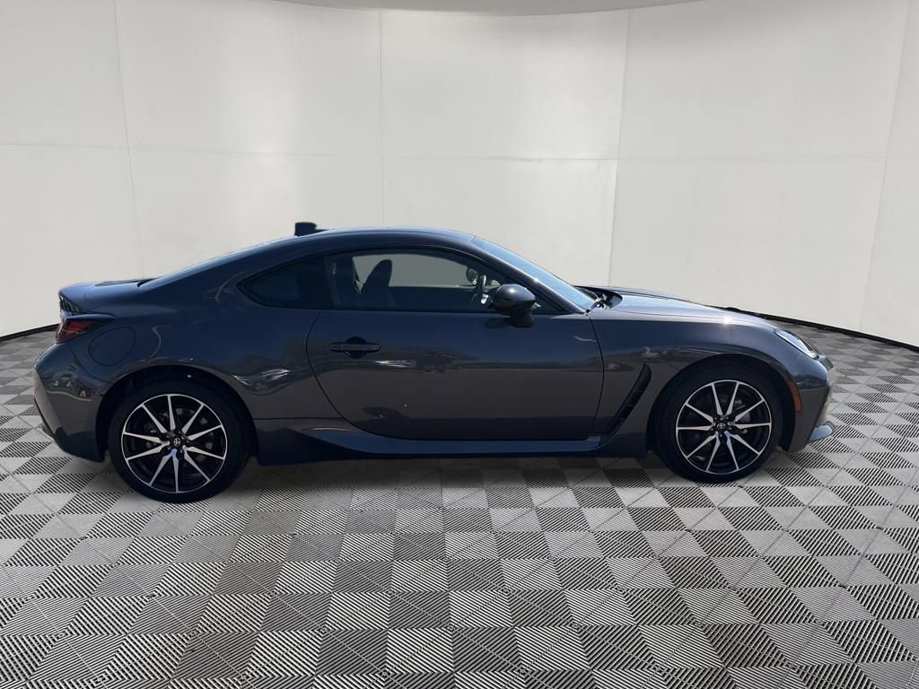 Used 2025 Toyota GR86 RWD image 11