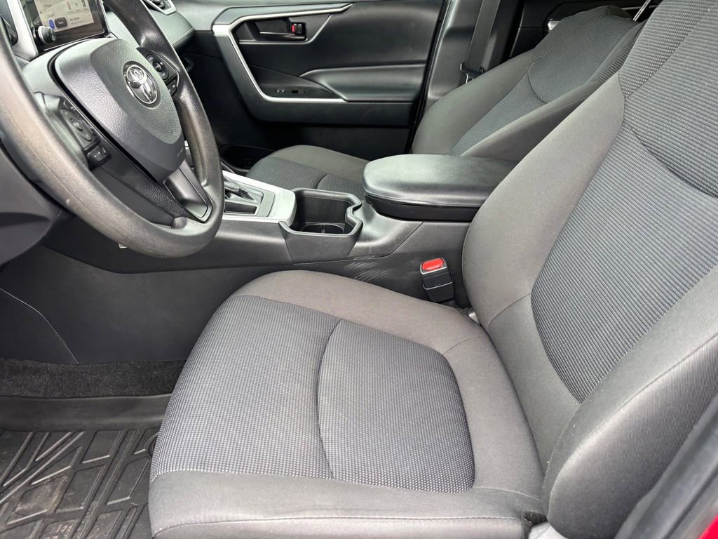 Used 2024 Toyota RAV4 LE FWD image 10