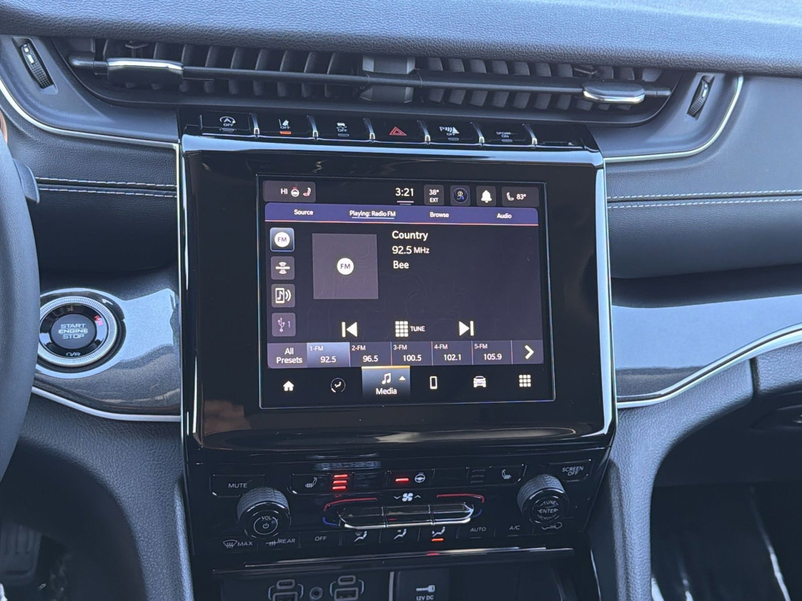 Used 2023 Jeep Grand Cherokee Laredo w/ Luxury Tech Group I image 18