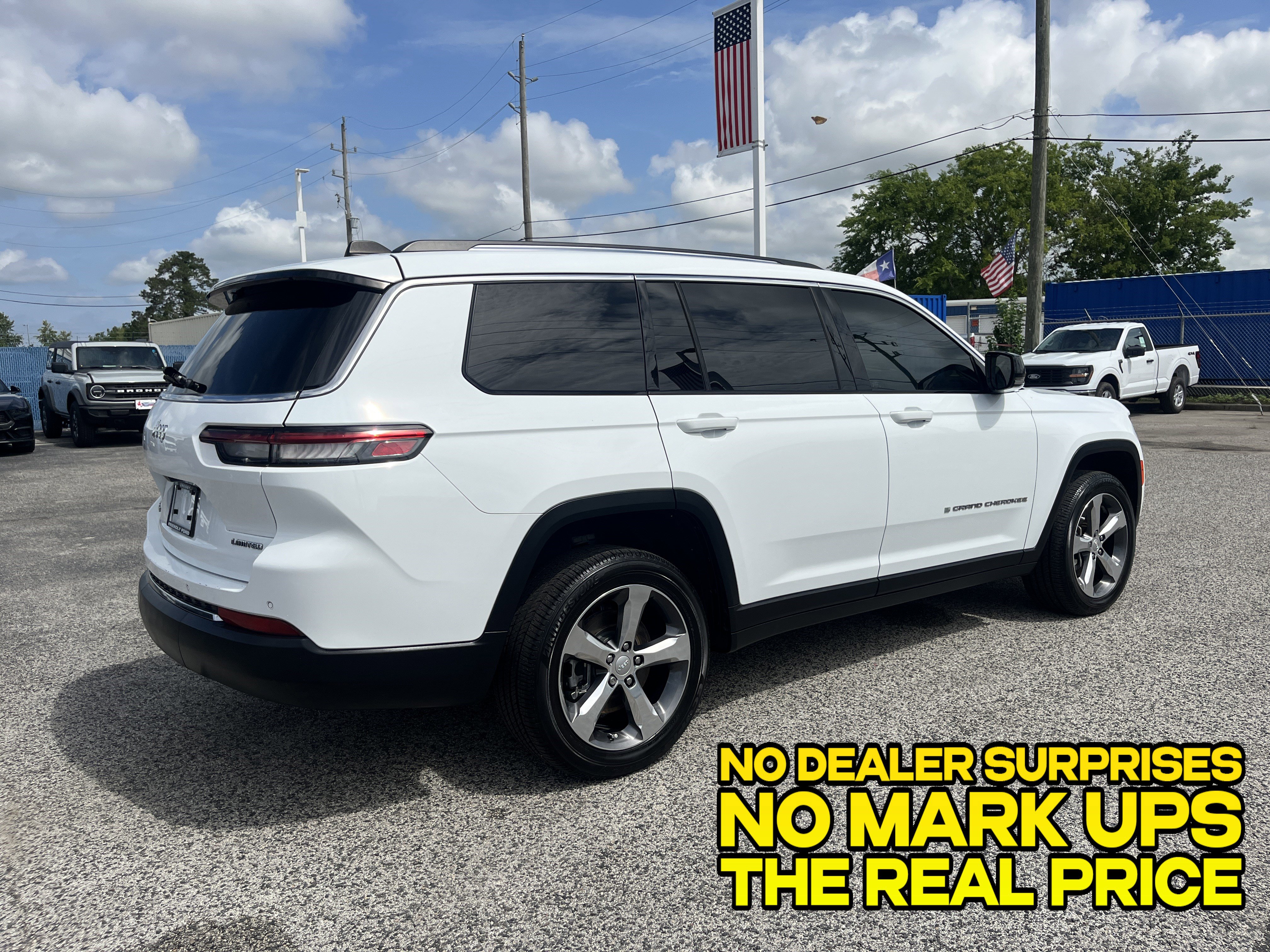 Used 2022 Jeep Grand Cherokee L Limited AWD/4WD image 2