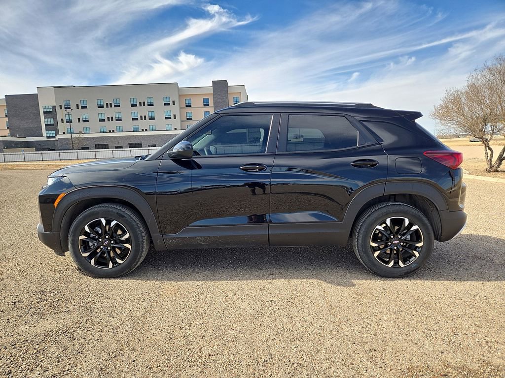 Used 2022 Chevrolet TrailBlazer LT w/ Convenience Package image 2