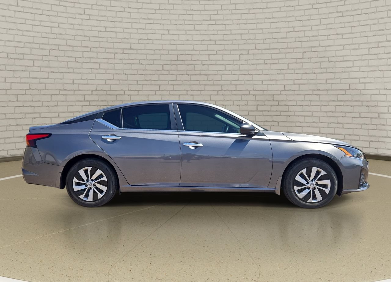 Used 2025 Nissan Altima 2.5 S FWD image 4