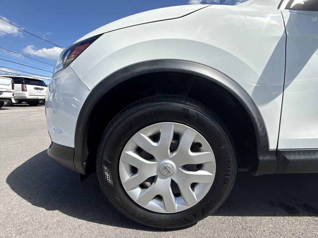 Used 2018 Nissan Rogue Sport S AWD/4WD image 10