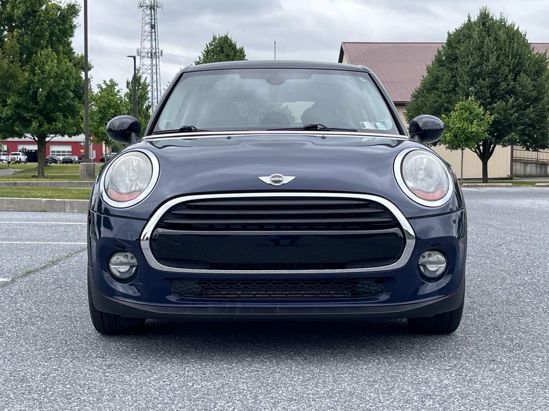 Used 2017 MINI Cooper 4-Door Hardtop FWD image 3