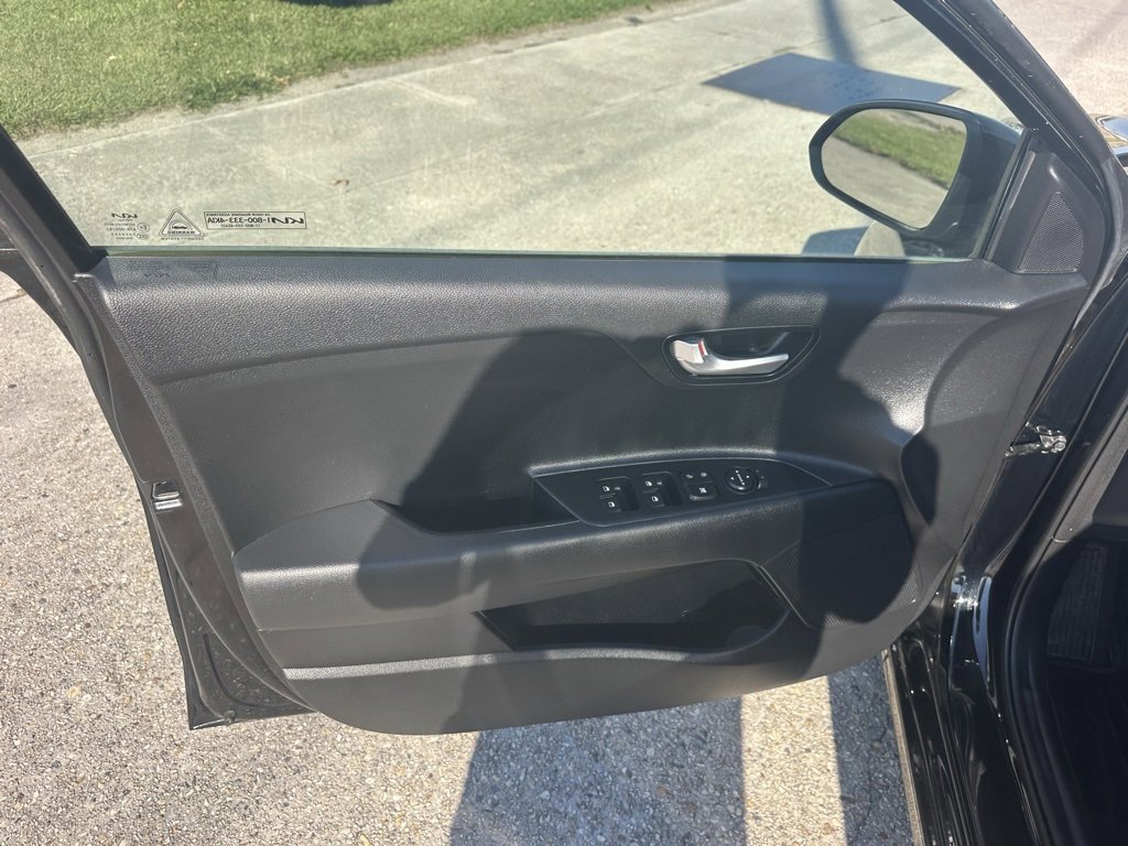 Used 2022 Kia Rio S w/ Technology Package image 12