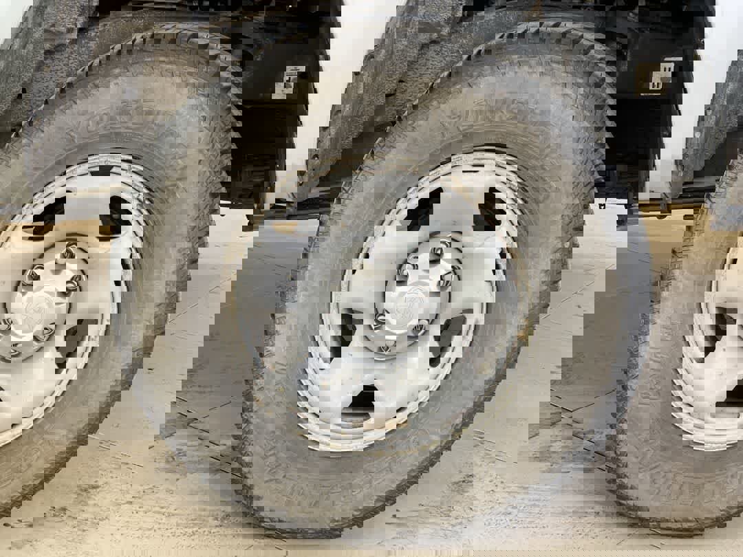 Certified 2018 Toyota Tacoma SR image 12