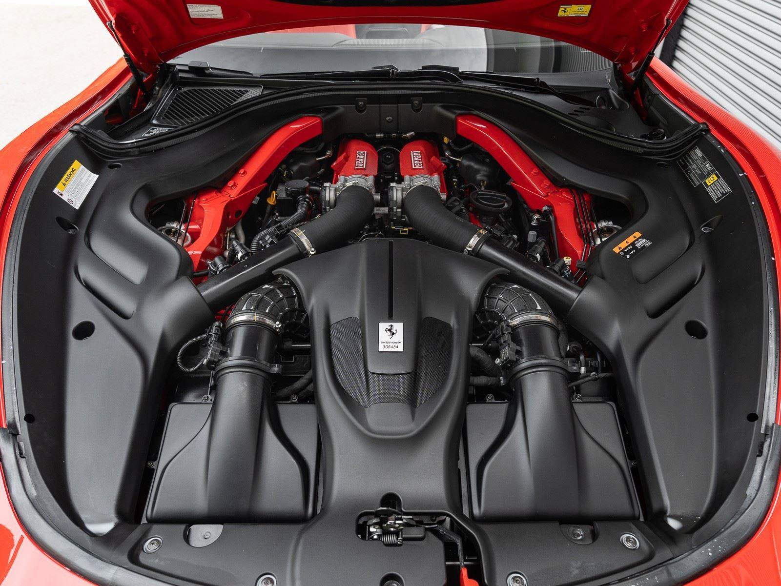 Used 2024 Ferrari Roma Spider RWD image 30