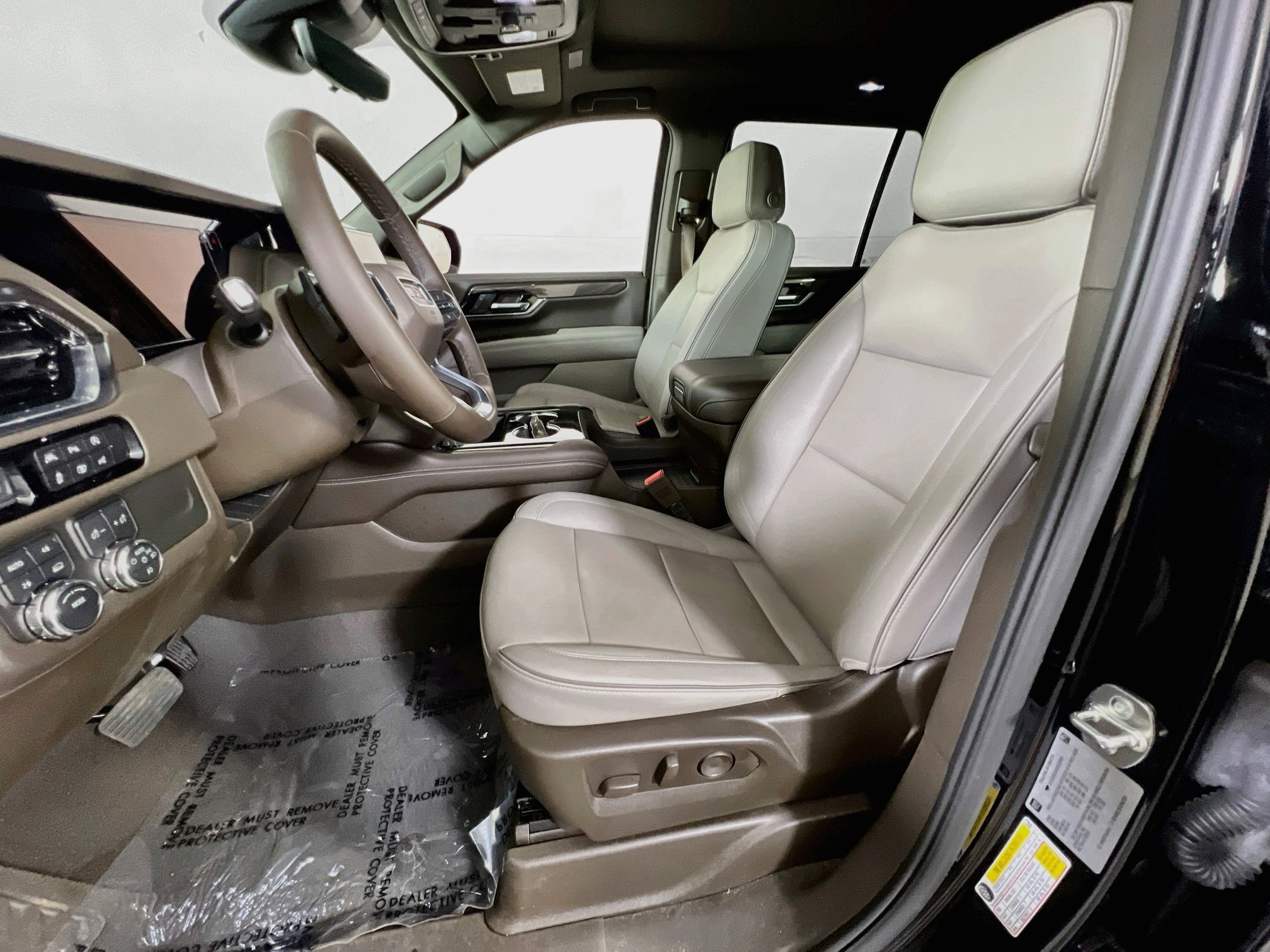 Used 2025 GMC Yukon Elevation w/ Technology Package AWD/4WD image 21
