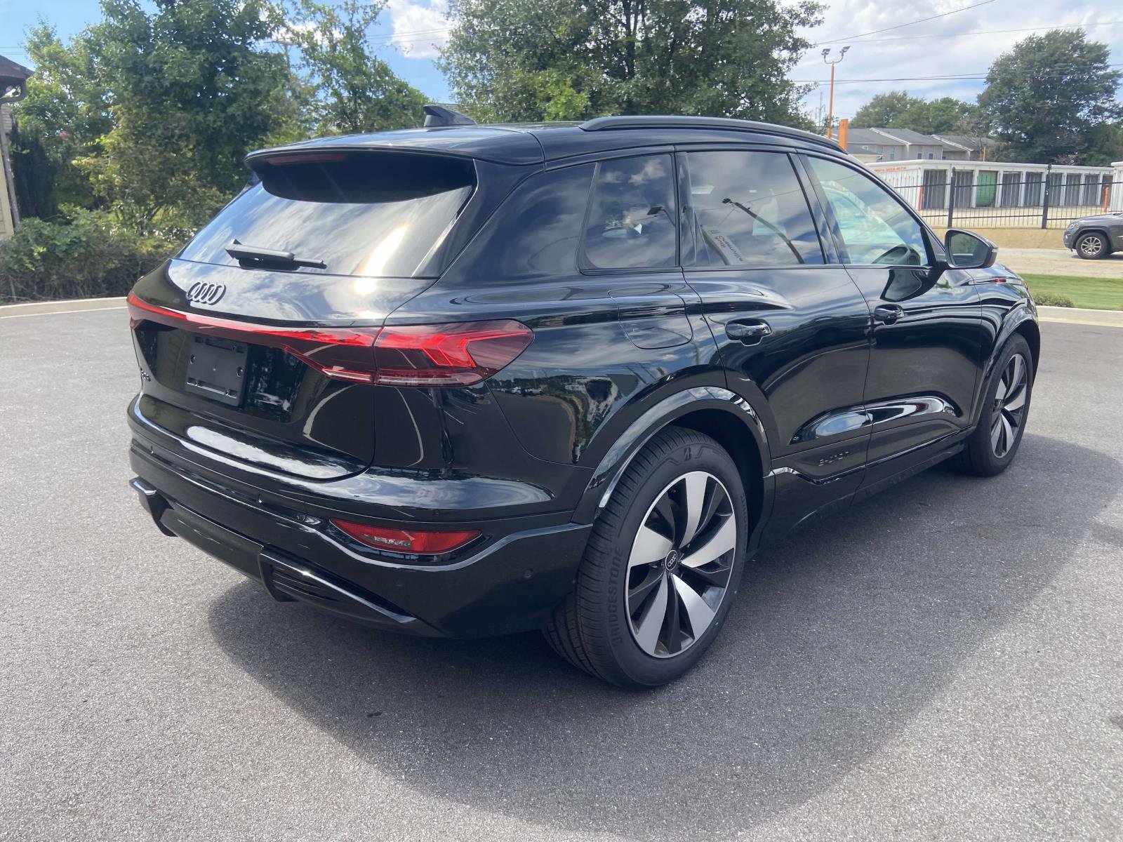 New 2025 Audi SQ6 e-tron Premium Plus image 9