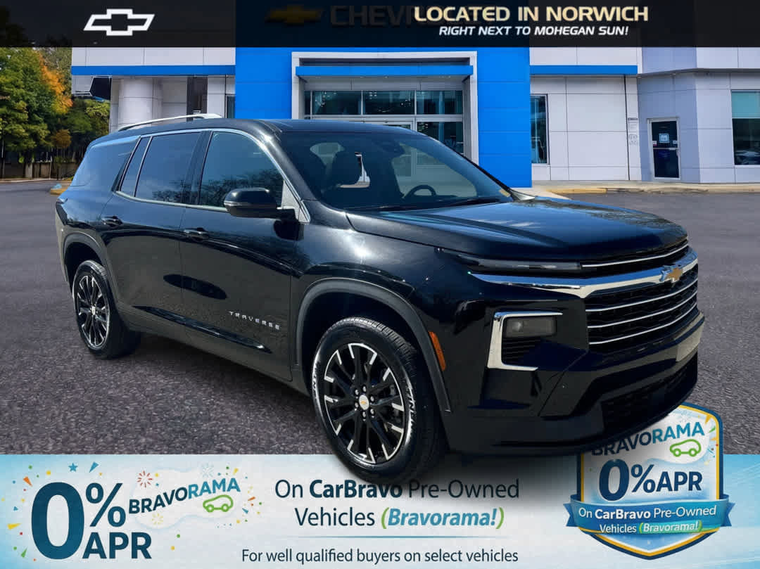 Used 2025 Chevrolet Traverse LT w/ Sun and Wheel Package image 3