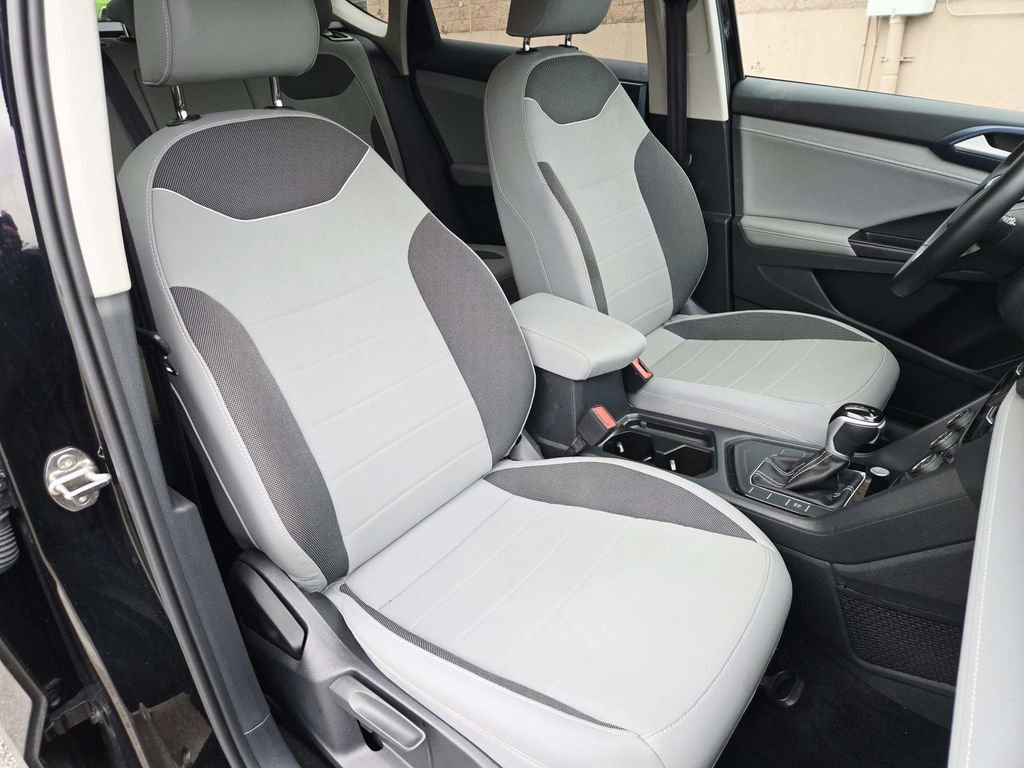 Used 2024 Volkswagen Taos SE image 15