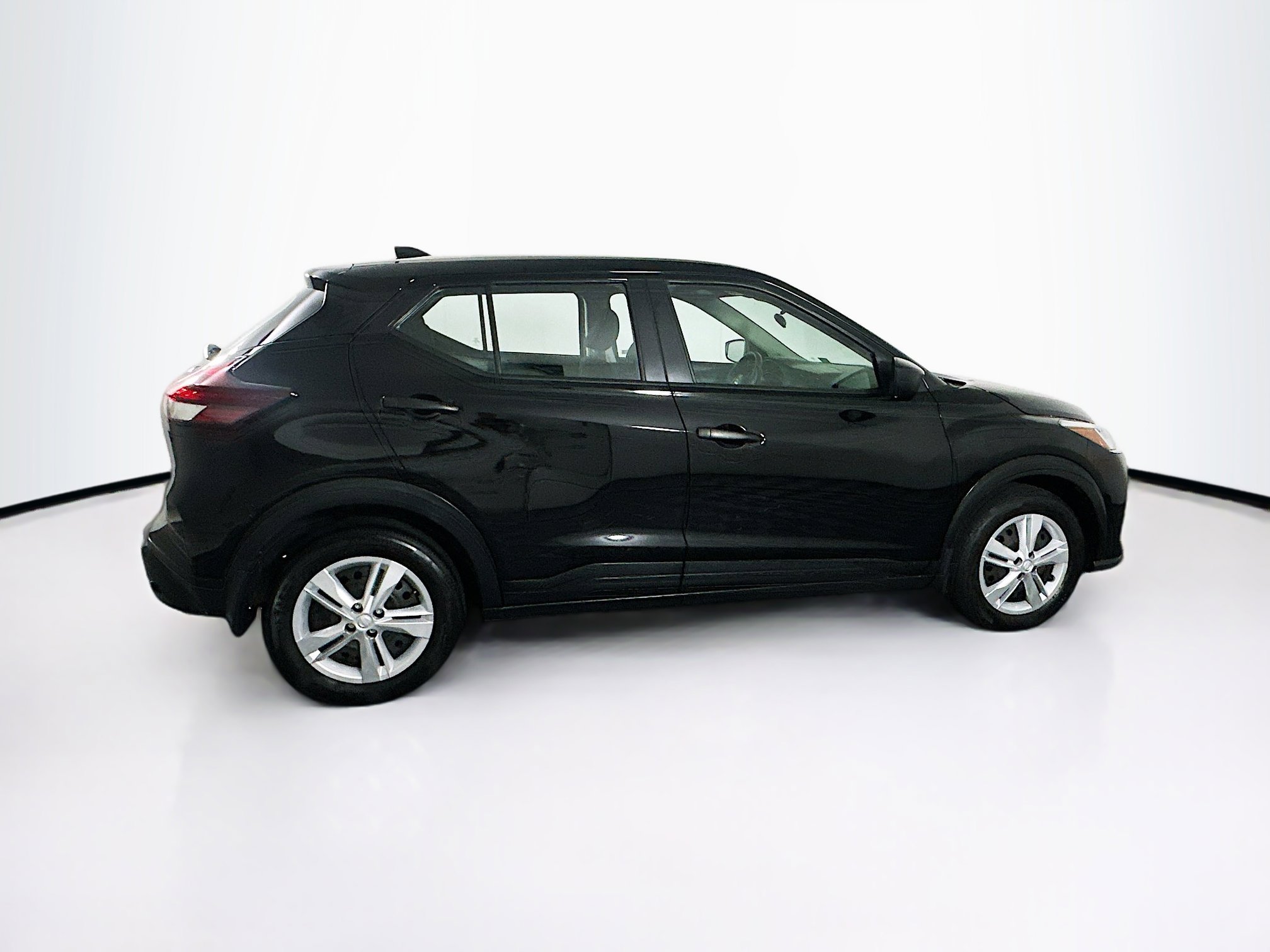 Used 2024 Nissan Kicks S image 10