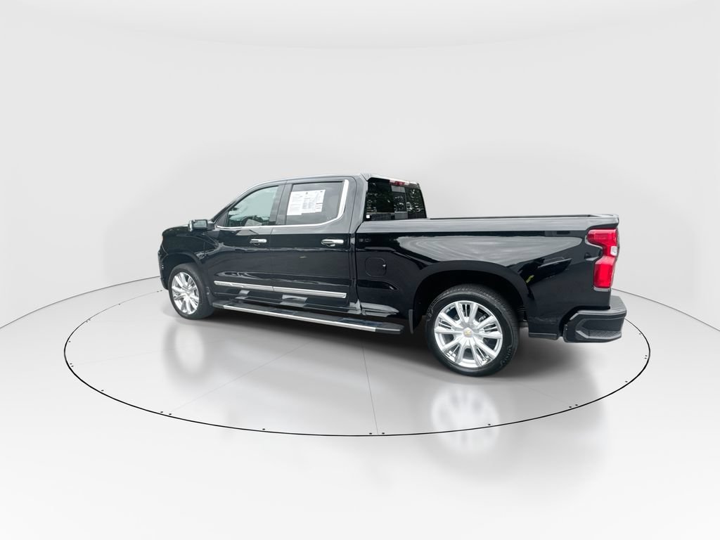 Used 2025 Chevrolet Silverado 1500 High Country w/ High Country Premium Package AWD/4WD image 6