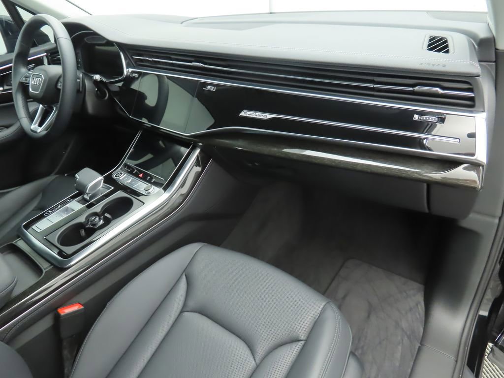 Used 2023 Audi Q7 3.0T Prestige image 17