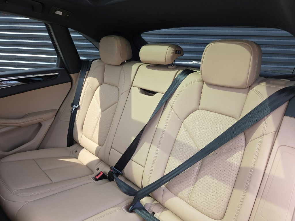 Certified 2026 Porsche Macan S AWD/4WD image 16