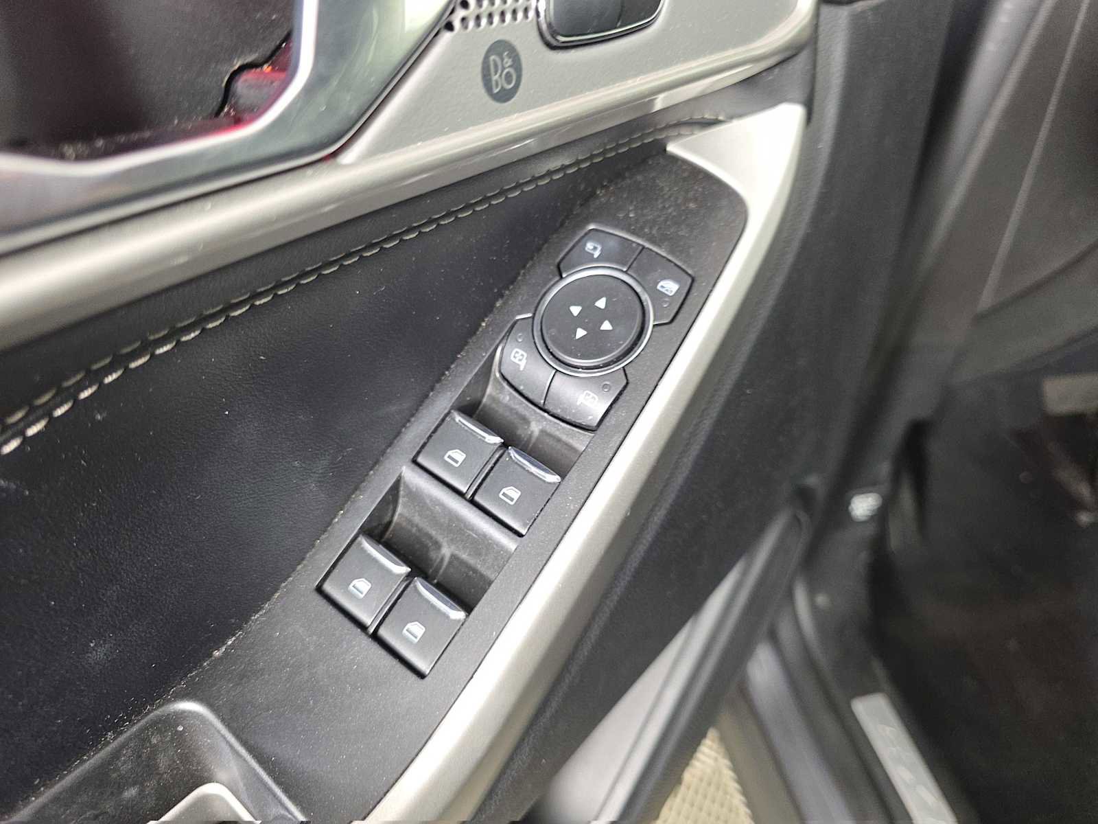 Used 2022 Ford Explorer Limited w/ Equipment Group 301A image 28