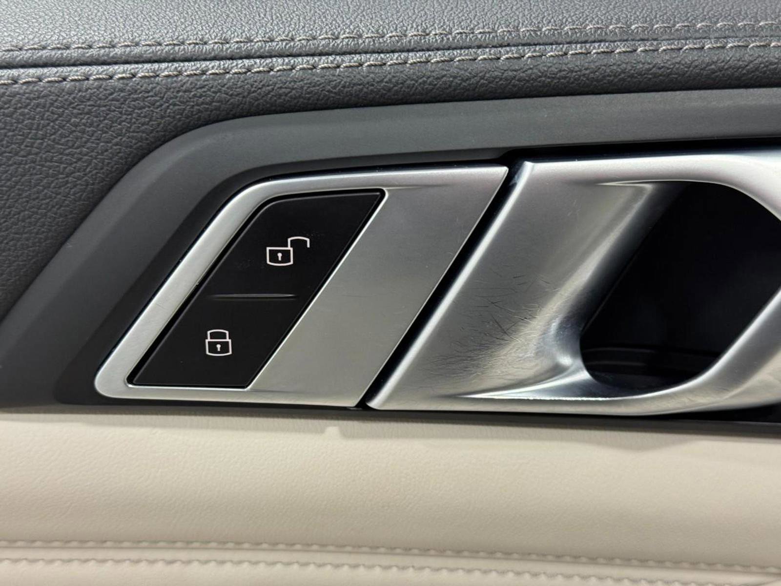 Used 2021 BMW X5 xDrive40i w/ Premium Package image 27