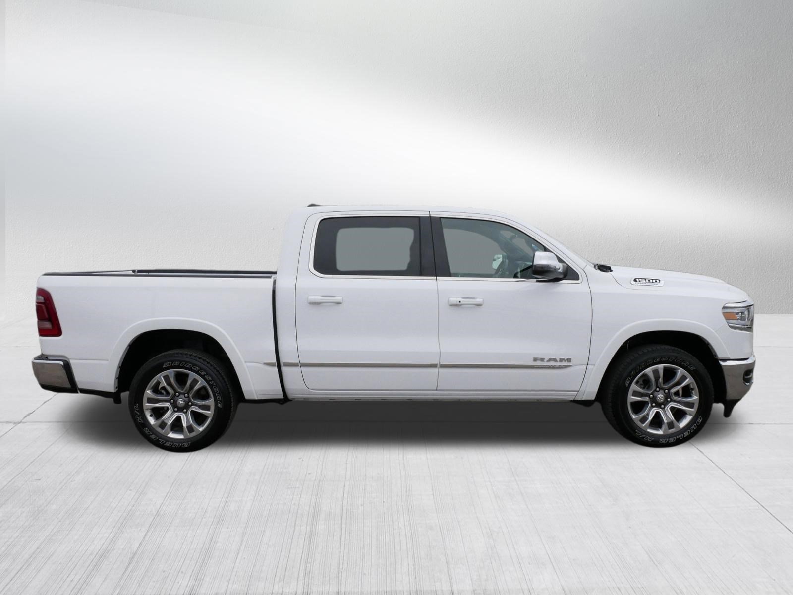 Used 2024 RAM 1500 Limited AWD/4WD image 8