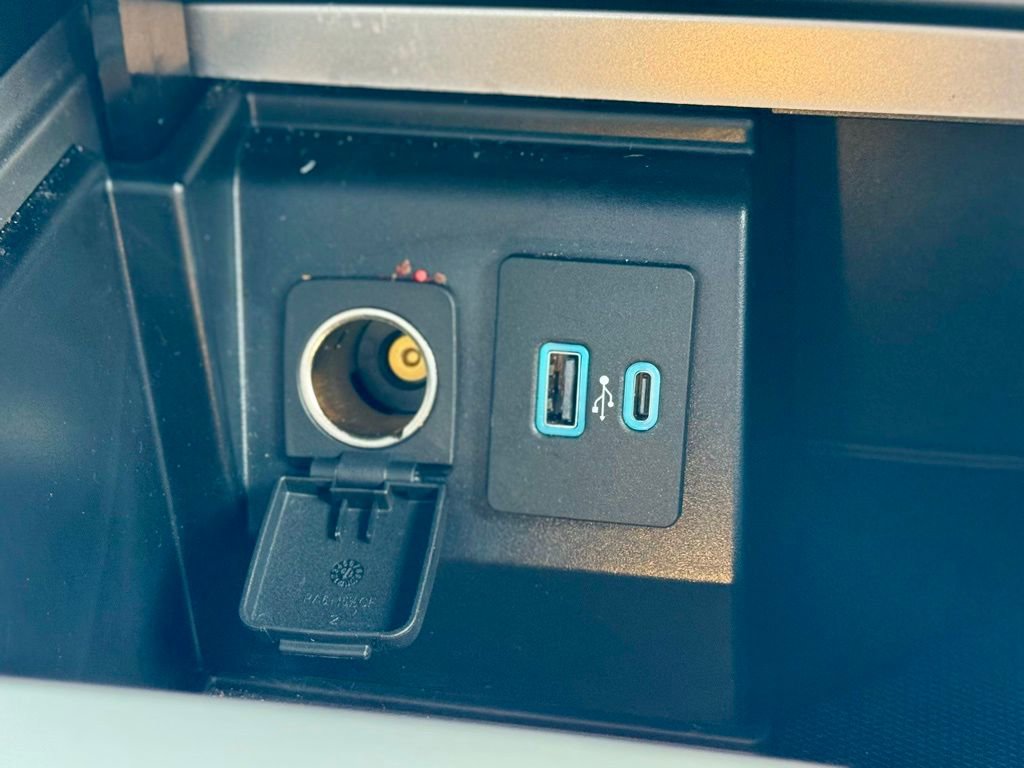 Used 2020 Ford Explorer XLT w/ Equipment Group 202A image 21