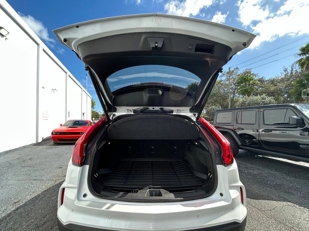 Used 2025 Cadillac XT4 Premium Luxury image 45