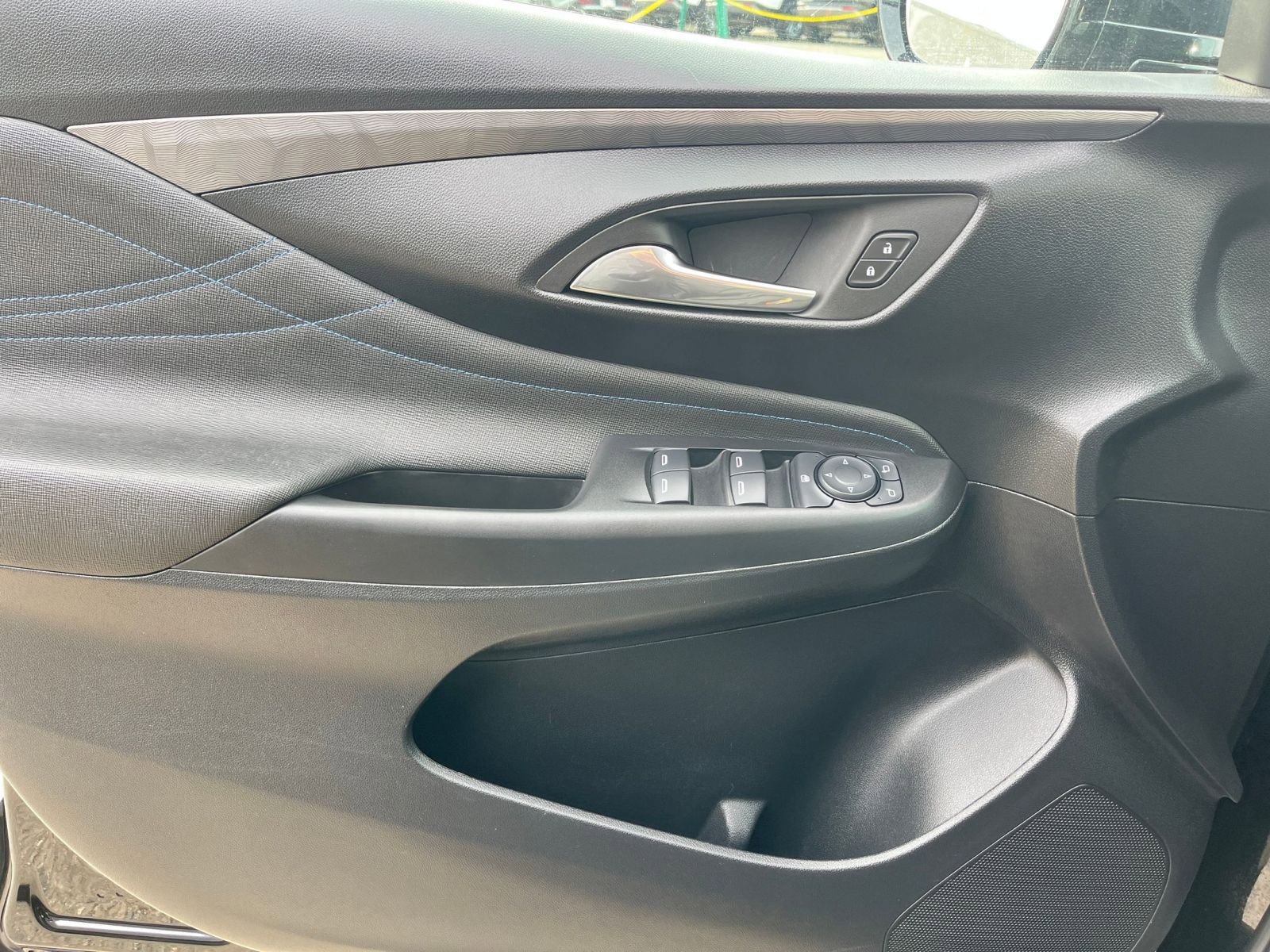 Used 2025 Buick Envista Sport Touring image 20