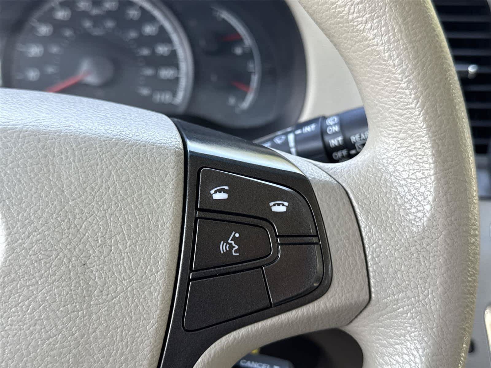 Used 2014 Toyota Sienna LE AWD/4WD image 19