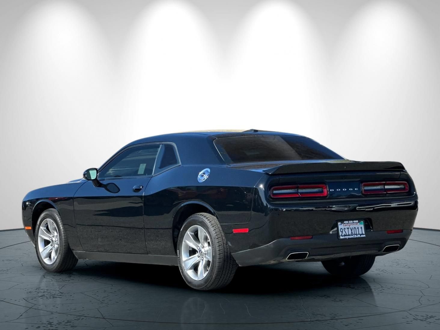 Used 2021 Dodge Challenger SXT RWD image 6