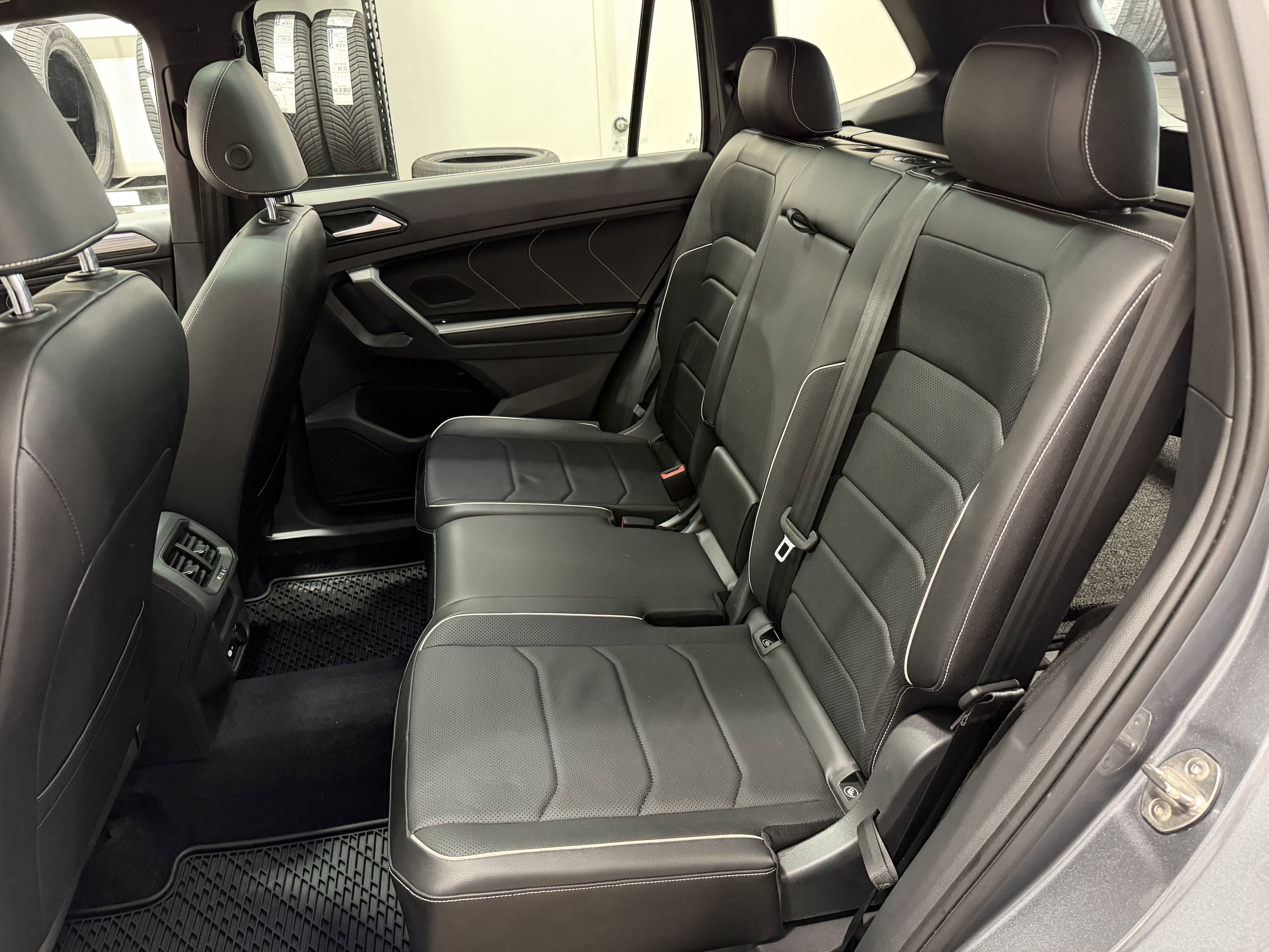 Used 2022 Volkswagen Tiguan SEL R-Line image 20