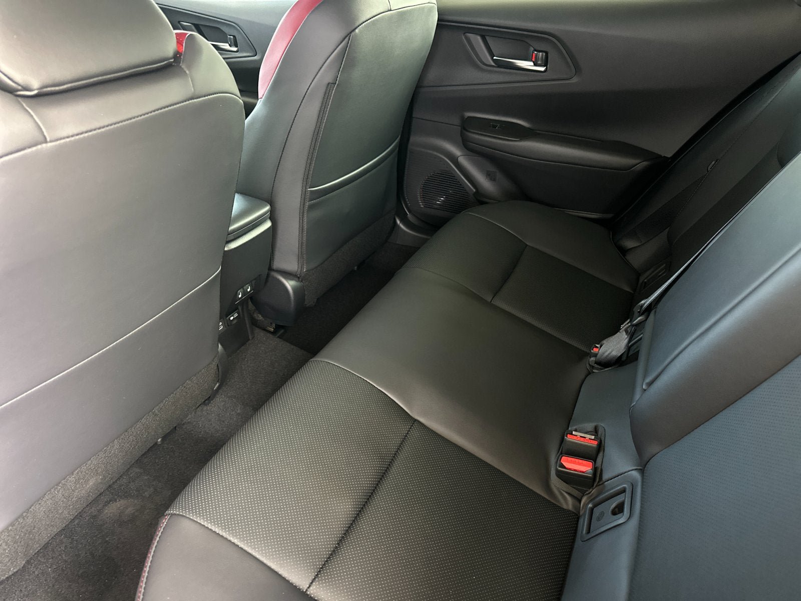 New 2026 Toyota Prius Plug-In Hybrid FWD image 10