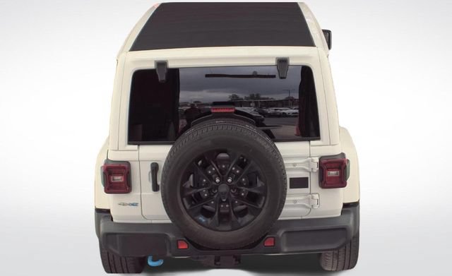 Used 2022 Jeep Wrangler Unlimited Sahara AWD/4WD image 10