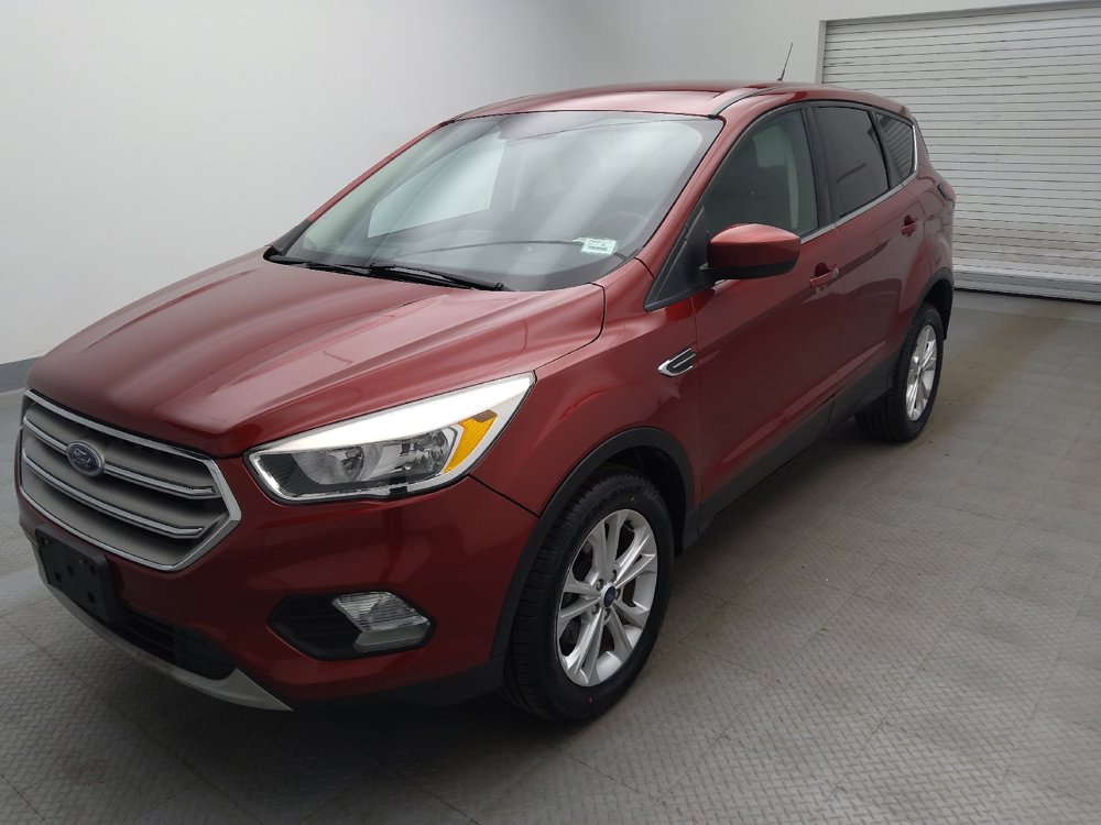 Used 2019 Ford Escape SE FWD image 2