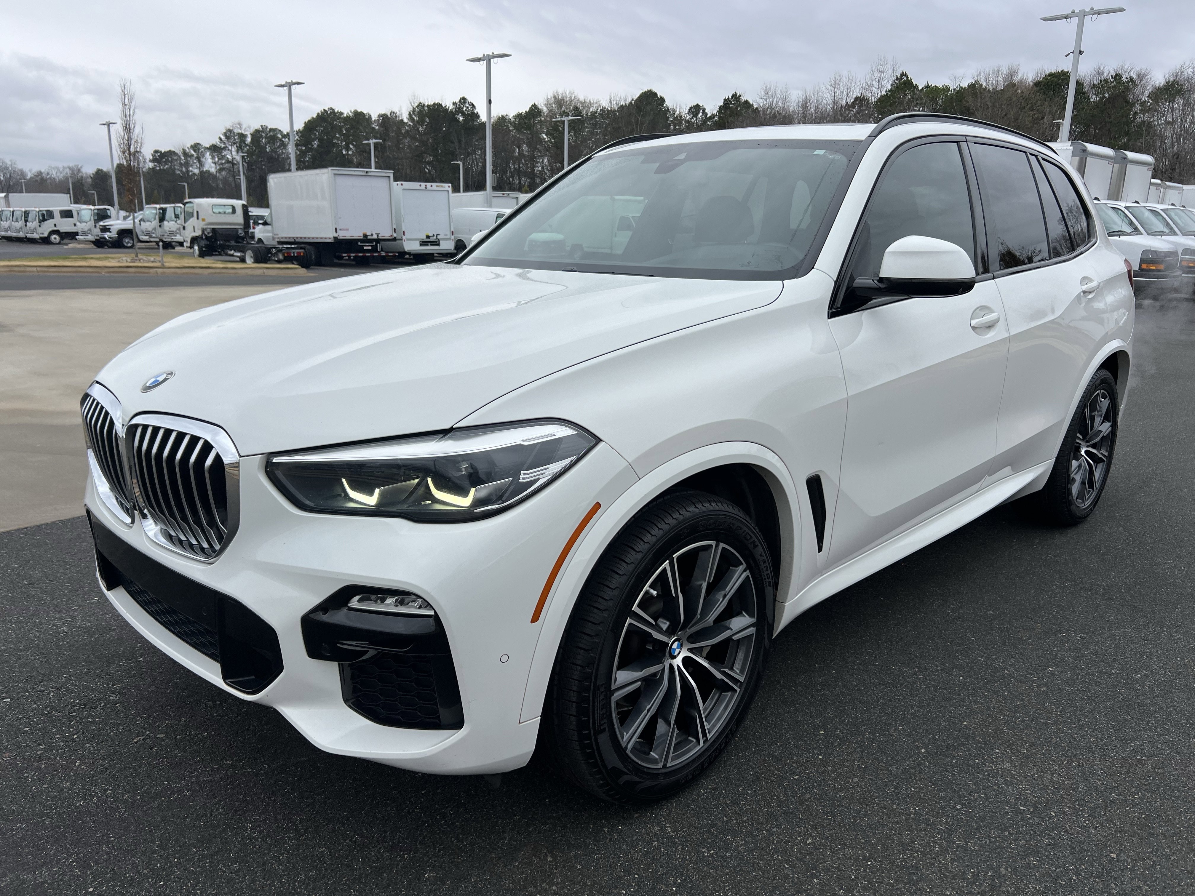 Used 2019 BMW X5 xDrive40i w/ M Sport Package image 5