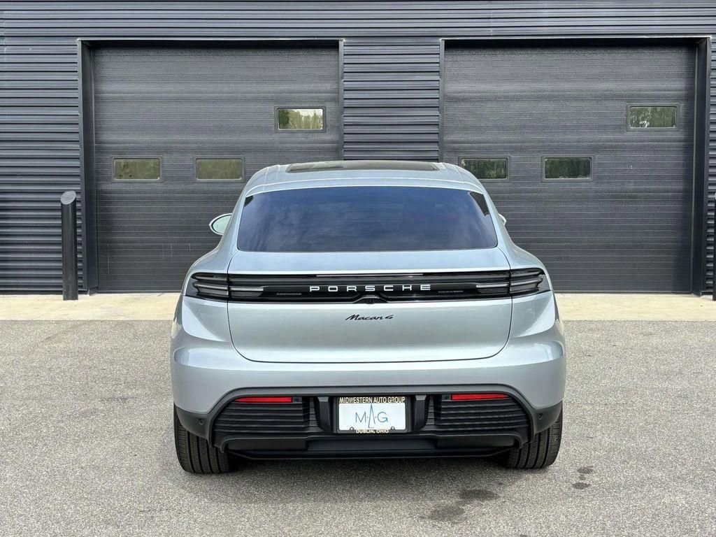 Used 2025 Porsche Macan 4 Electric image 9