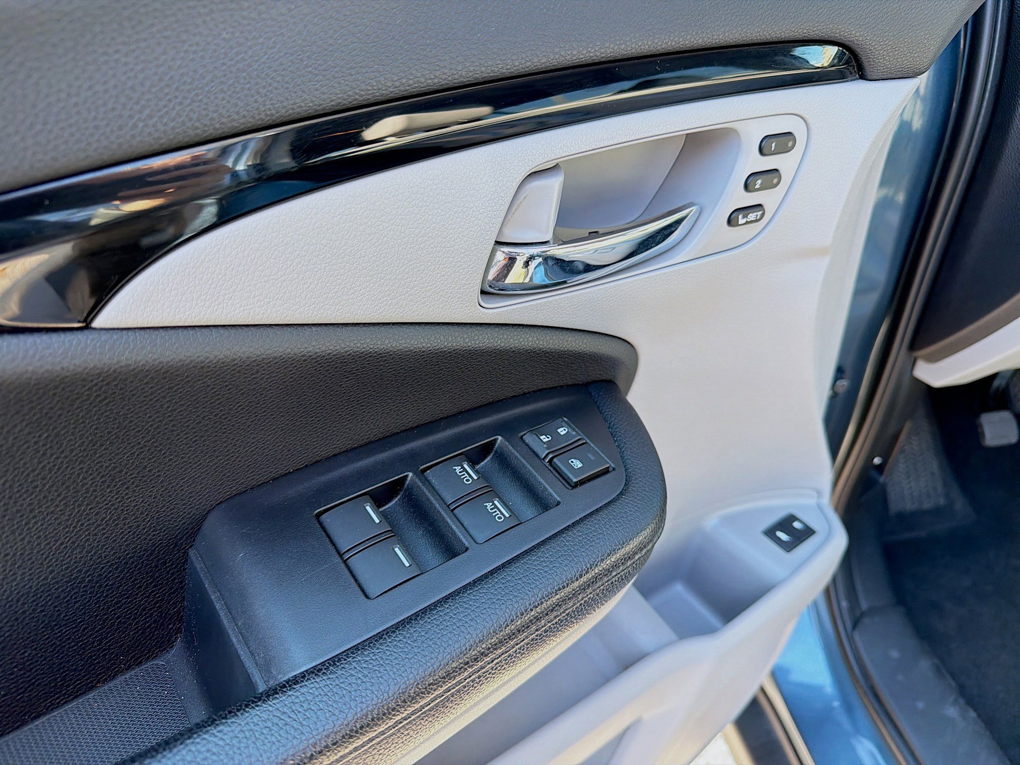 Used 2017 Honda Pilot Touring image 24