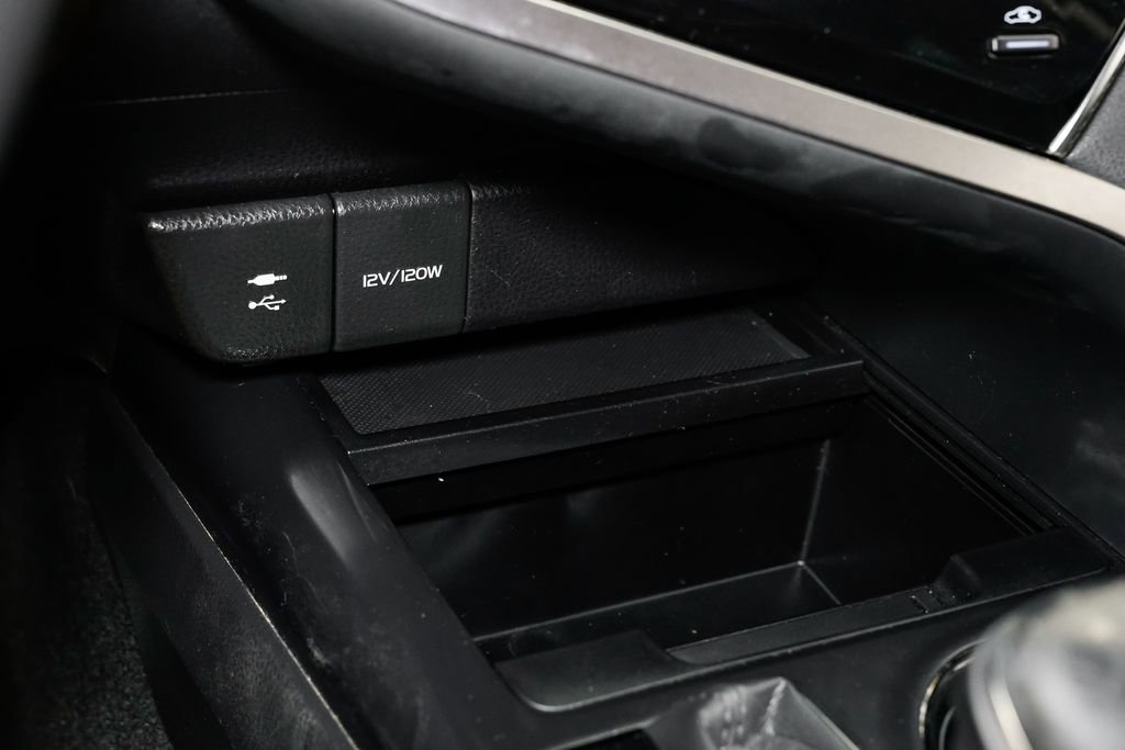 Used 2018 Toyota Camry SE image 16