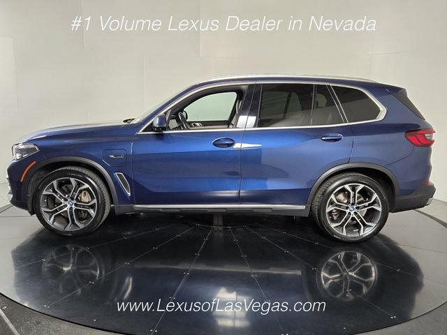 Used 2023 BMW X5 xDrive45e w/ Executive Package AWD/4WD image 3