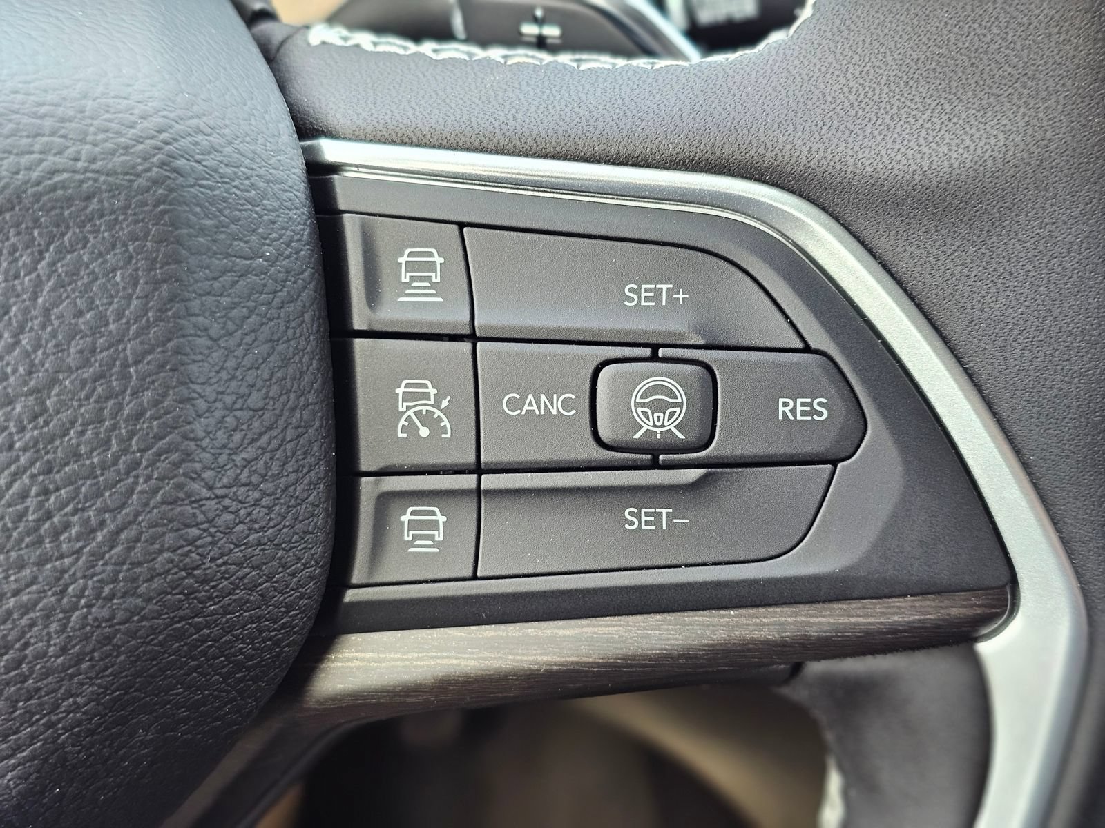 New 2026 Jeep Grand Cherokee Altitude RWD image 14