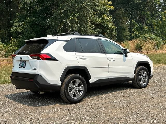 Used 2023 Toyota RAV4 LE AWD/4WD image 9