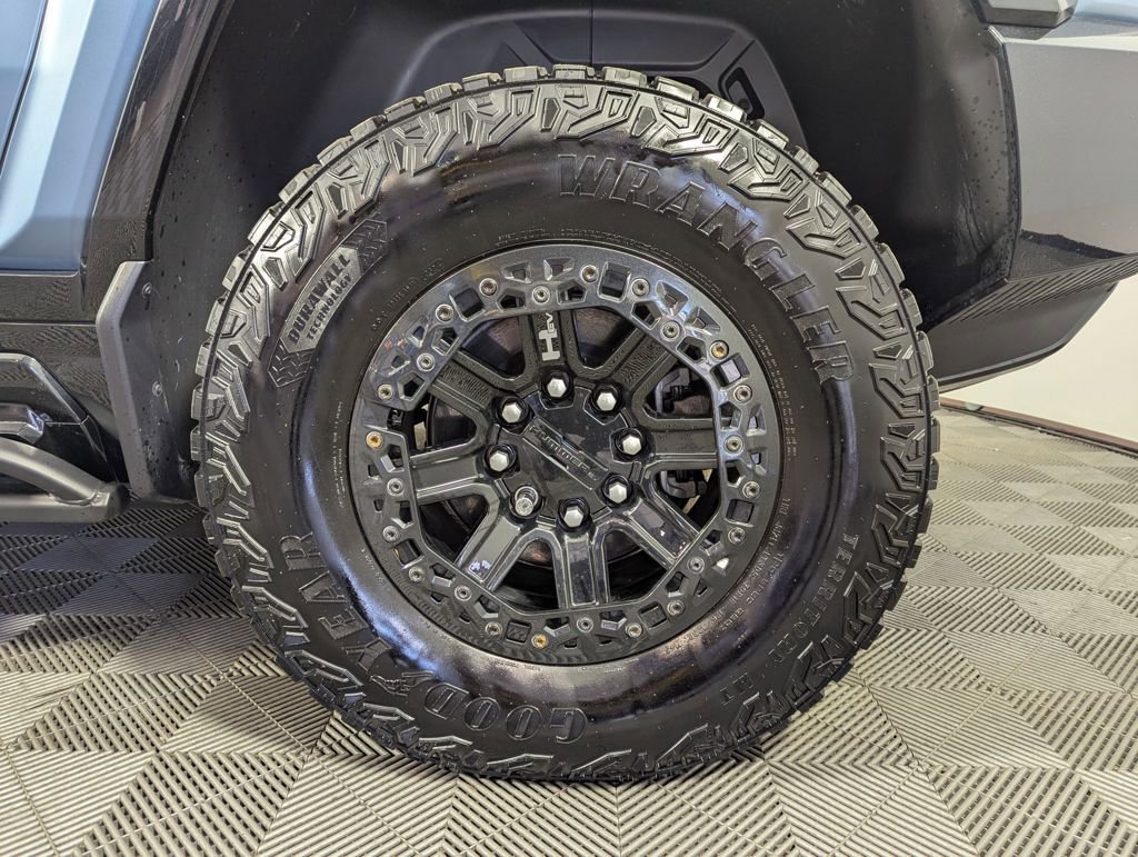 Used 2024 GMC Hummer EV 3X w/ Omega Edition image 28