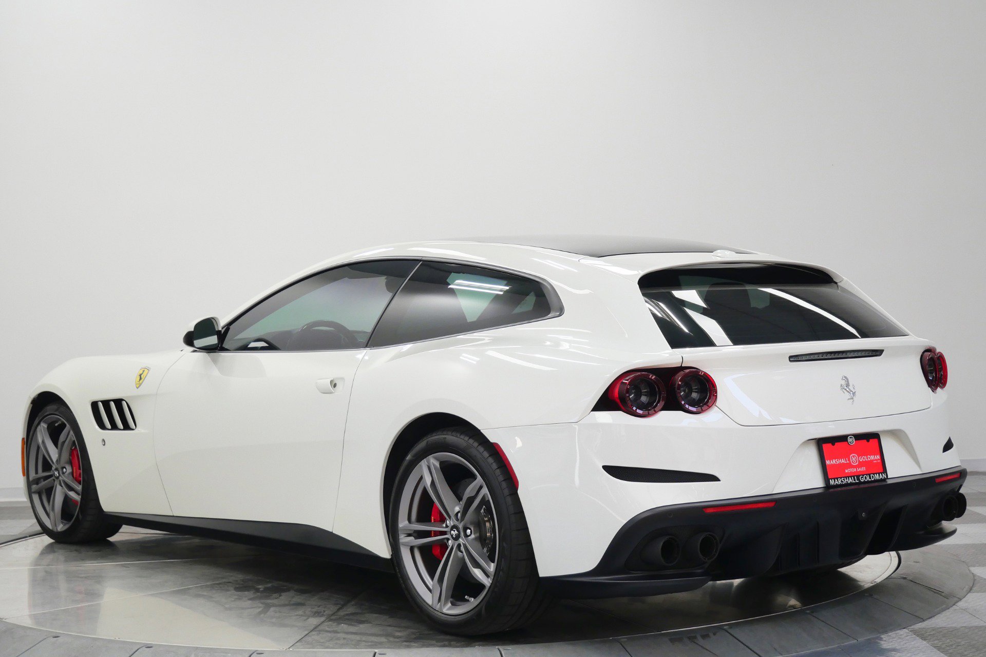 Used 2017 Ferrari GTC4Lusso AWD/4WD image 7