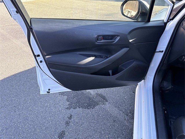 Used 2022 Toyota Corolla LE image 13