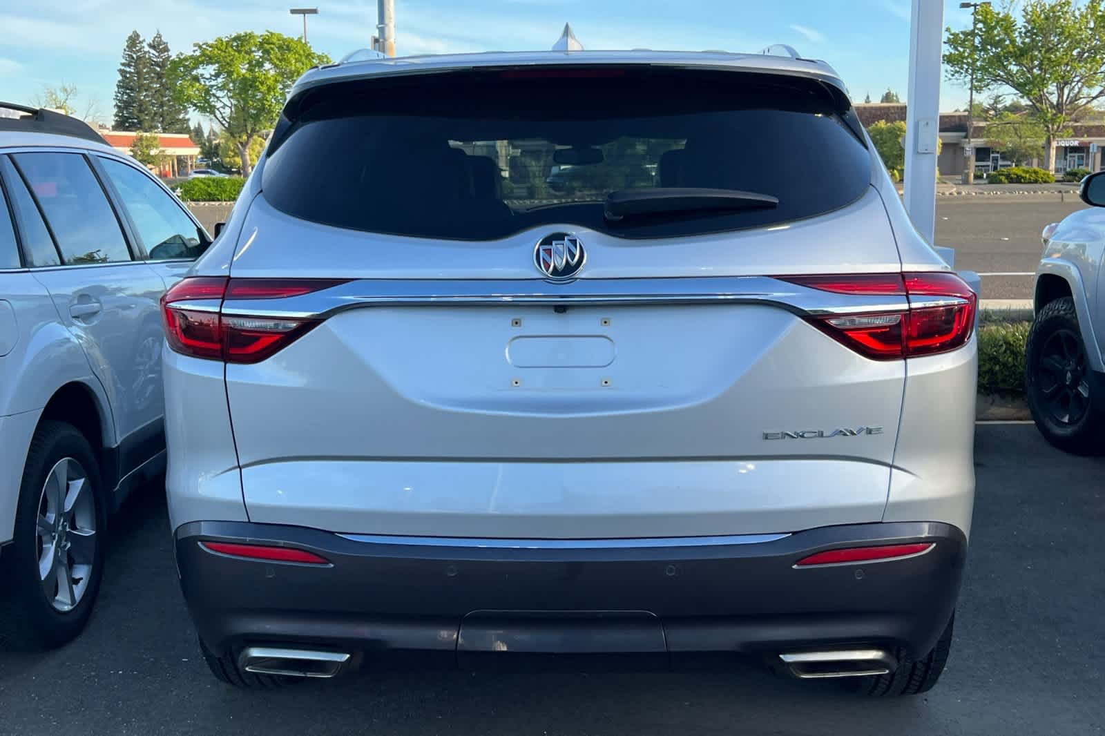 Used 2019 Buick Enclave Essence FWD image 5