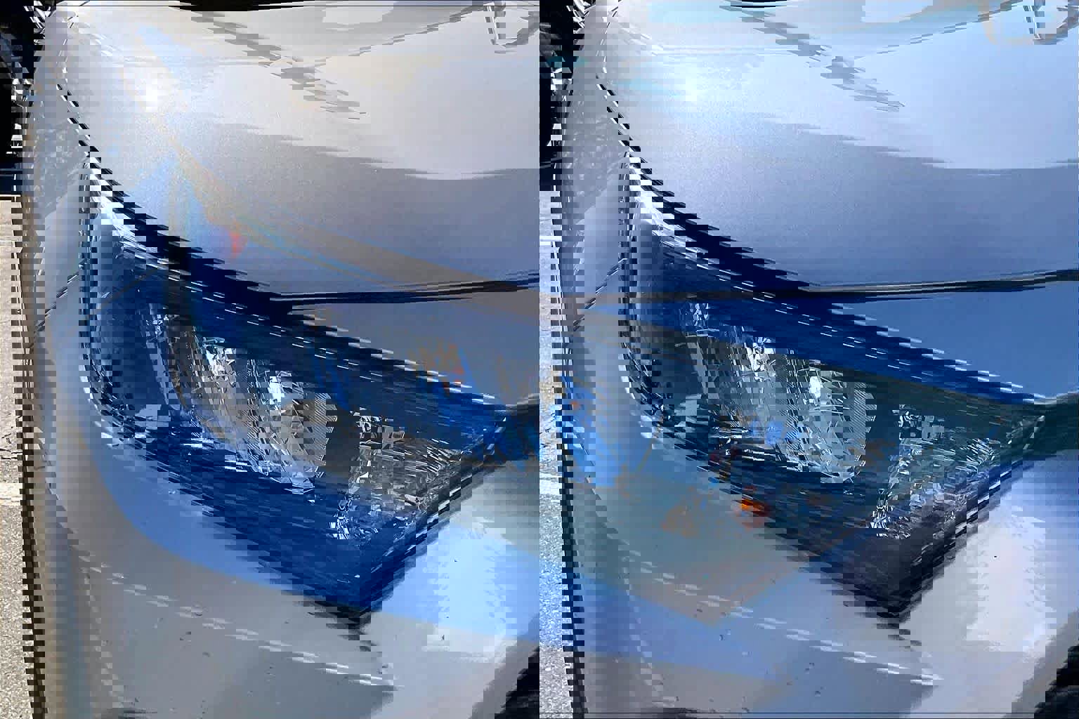 Used 2019 Toyota RAV4 LE w/ Carpet Mat Package image 28