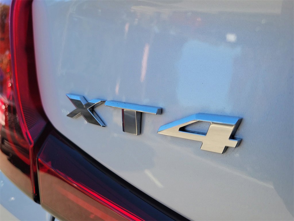 Used 2023 Cadillac XT4 Premium Luxury image 12